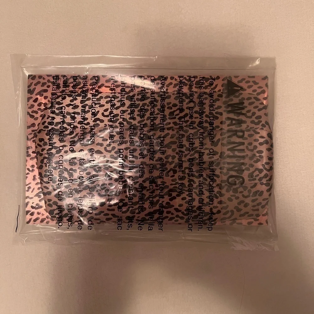 ROSE LEOPARD FACE COVERING